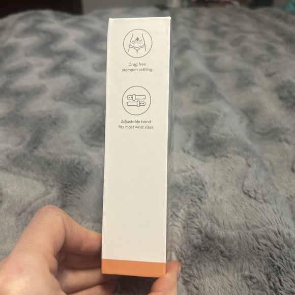 Frida Mom Anti-Nausea Band, 24/7 Morning Sickness Relief, 2 Bands + Storage Case - Picture 3 of 4